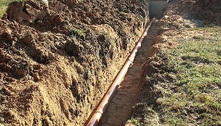 Копка траншей для водопровода в Шарыпово: цена за метр от 930 руб.